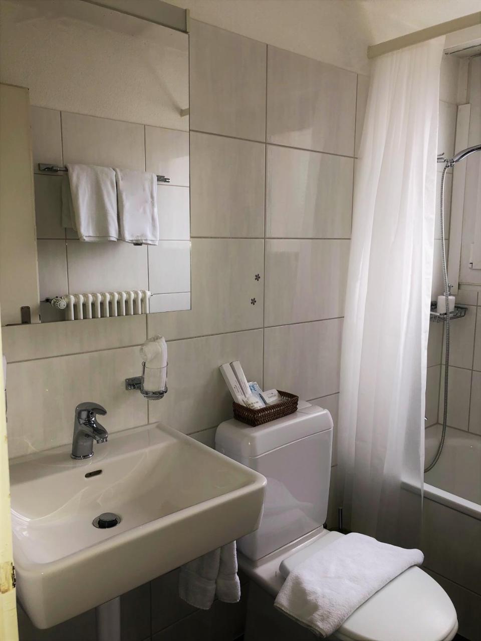 City Hotel Wettingen Bagian luar foto