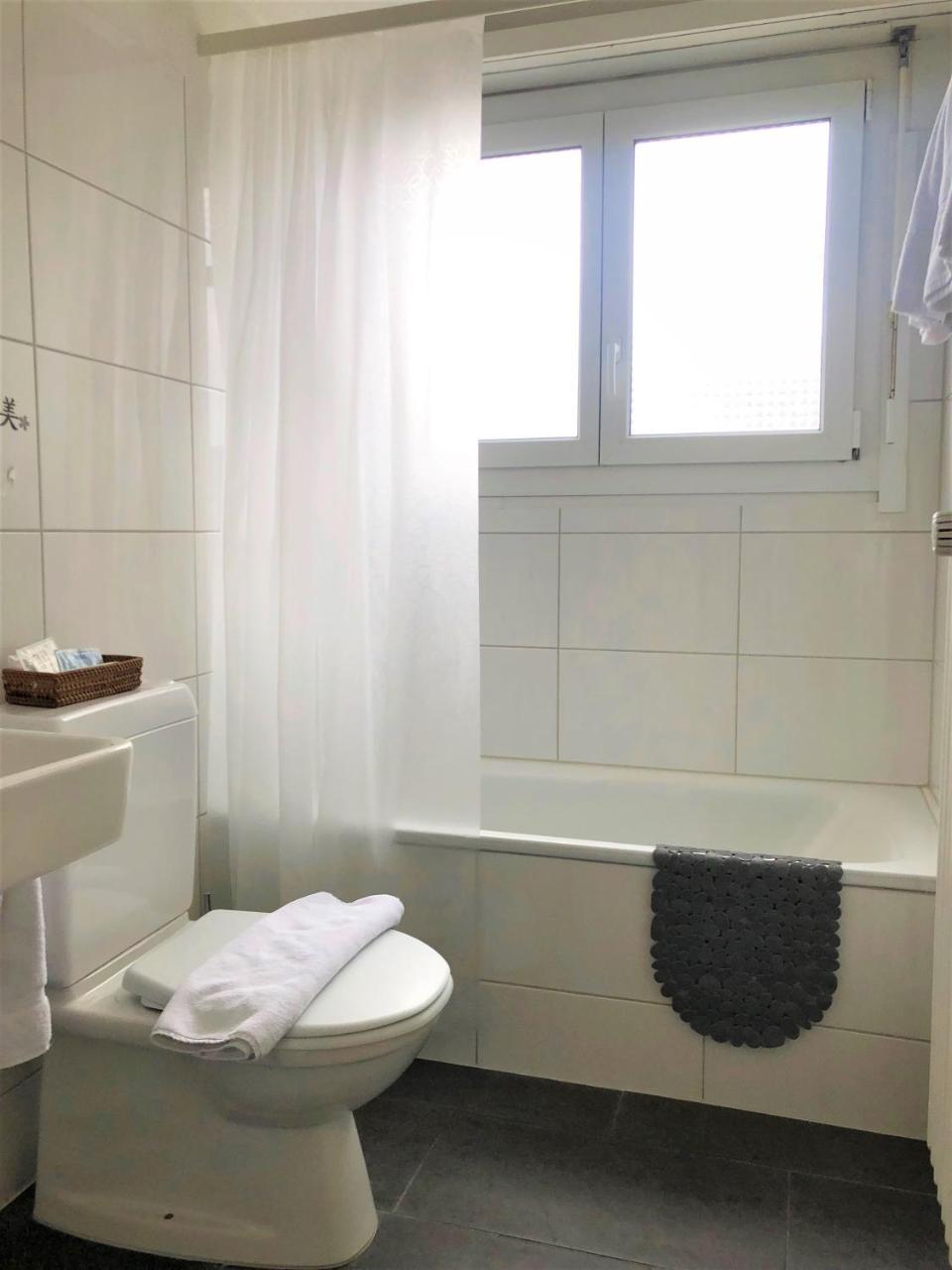 City Hotel Wettingen Bagian luar foto